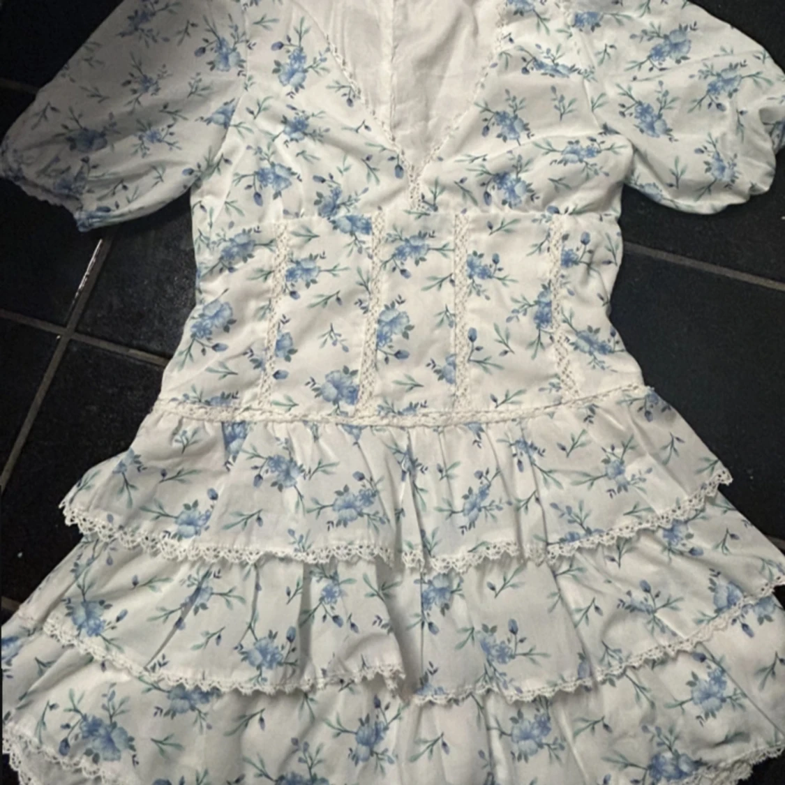Blommig klänning  - 90