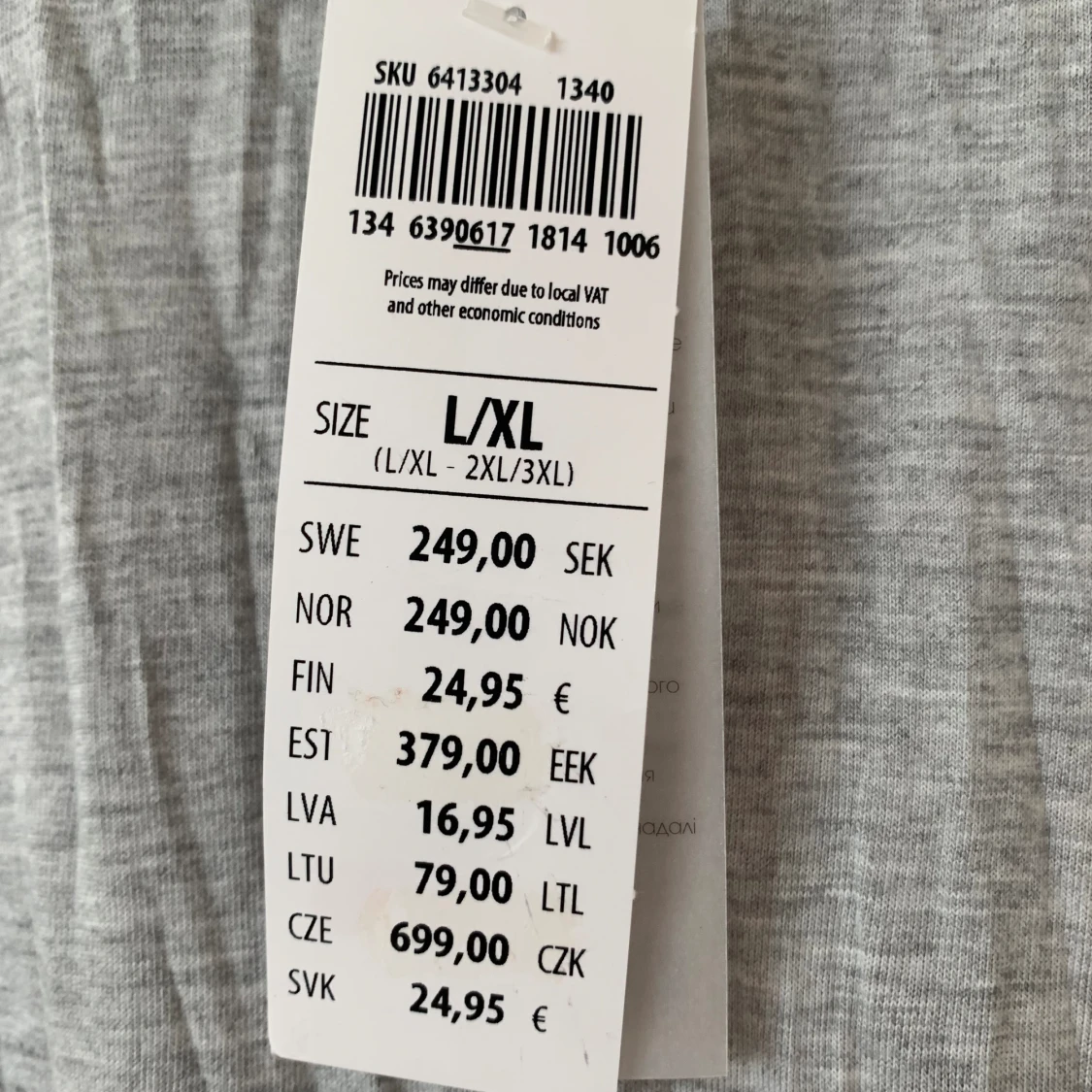 Grå tröja med spets  - 91