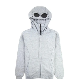 CP COMPANY//HOODIE//S - Tjena! Säljer denna riktigt snygga cp company hoodie med gogglarna! Den är i bra skick och är såklart äkta💯. Storlek S. OBS! INTE HOODIEN I FÖRSTA OCH SISTA BILDEN! Om du har några frågor så är det bara att skriva!😀