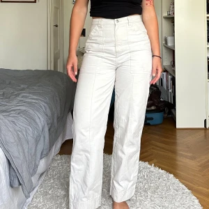 White jeans/cargo pants - High waist, wide leg, size EU 36, true to size, Gwyneth trousers