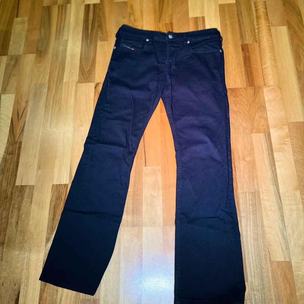 Har använt den flera gånger, säljer den eftersom den är för liten för mig. ( original pris ca 1500 kr ). Jeans & Byxor.