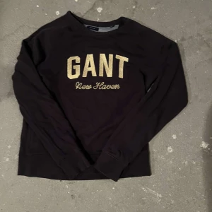 Gant tröja - Aldrig använt. Snygg tjocktröja Skönt matrial Öppen för prisförslag 