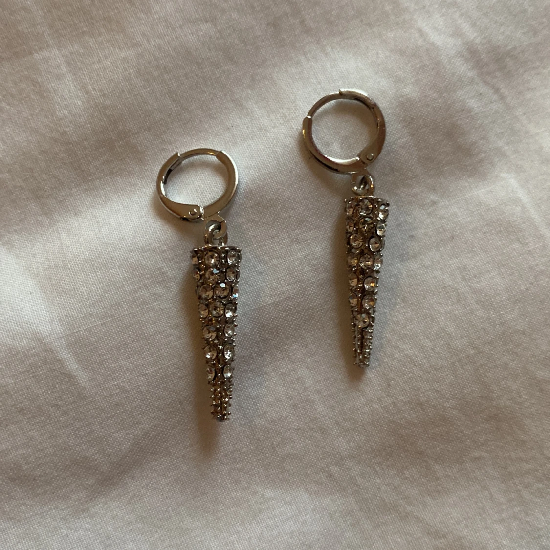 Glittriga örhängen