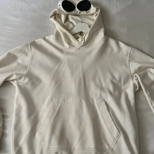 Cp company Hoodie  - Storlek M  Skick 8/10