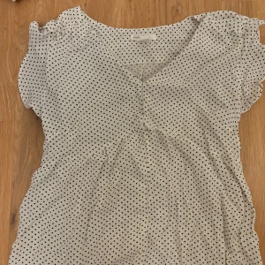 Prickig topp🥰 - Supersöt prickig topp😍