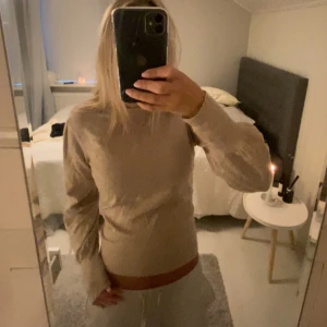 stickad tröja - Beige tun stickad tröja från VILA❤️ 