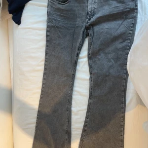 Gina Flare jeans - Aldrig använda köpta för 500kr