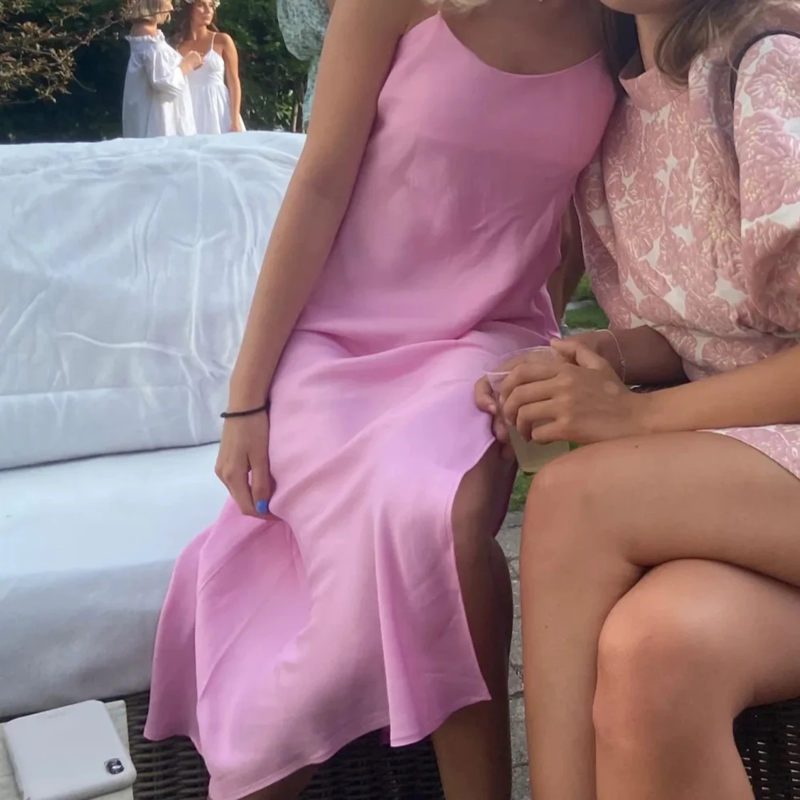 Rosa satinklänning Zara