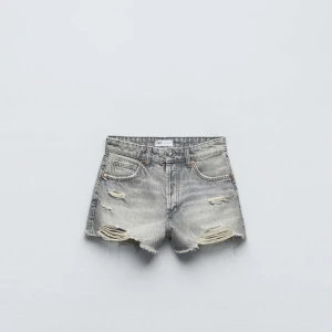 Zara shorts midwaist  - Helt nya zara shorts i storlek 32🩷 pris går att diskutera 