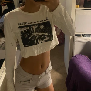 Långärmad Tröja Barndy Melville - Väldigt fin långärmad tröja från Brandy Melville, John Galt. Knappast använd och väldigt fint skick. Kontakta vid frågor!