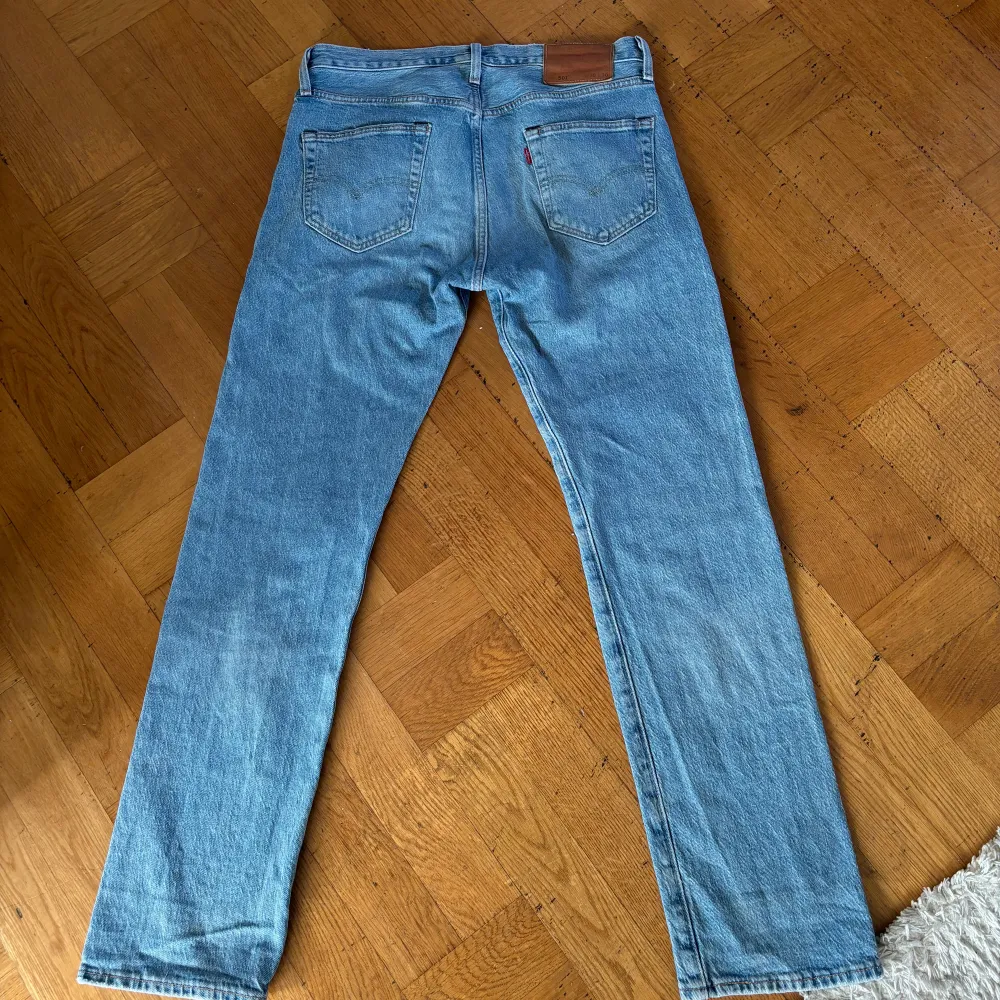 W30 L30, använd typ 5 gånger, men dom är lite små åt mig. Jeans & Byxor.