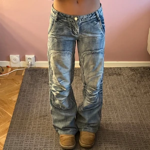 Lowrise jeans - Supersnygga jeans som jag knappt använt. Jag är 160 för referens🤍