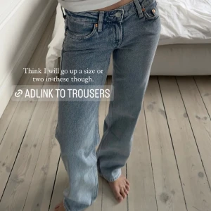 Blåa jeans  - Blåa jeans från weekday endast använd ett fåtal gånger💗nypris 600