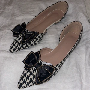 Ballerinaskor  - Ballerina skor  43-44 i storlek