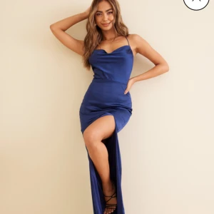 Balklänning  - Jätte fin och populär klänning 