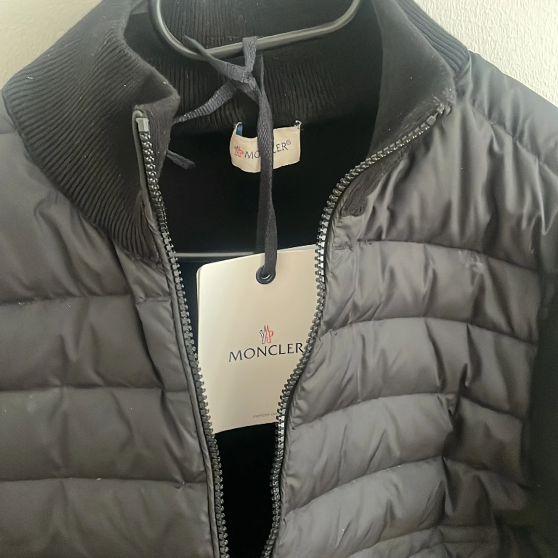 Moncler jacka stl small - 91