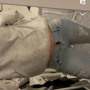 Lågmidjat bottcut byxor - Säljer nu dessa byxor som jag köpte på plick. Passade inte mig perfekt❤️