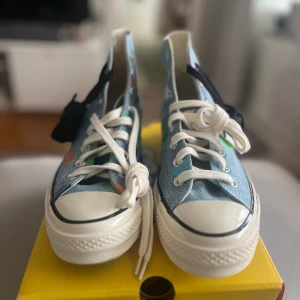 Golf wang converse  - Golf wang höga chuck 70 i färgen Blue/Egret/black  Helt oanvända med låda och kvitto 