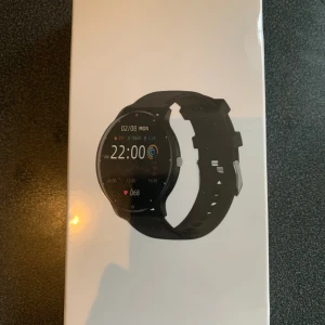 Smartwatch oöppnad billig - Smartwatch kompatibel med iOS och android  Oöppnad förpackning  Jag har en likadan som jag använder som funkar prima, så vill man ha en Smartwatch men bryr sig inte om märke etc så funkar denna perfekt 