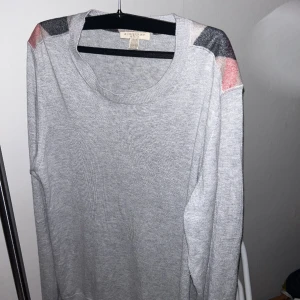 Burberry Kashmir-tröja - Mycket bra condition  50% Kashmir 