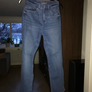 Jeans  Kappahl - Jeans med hög midja och vida ben från Kappahl, som nya.