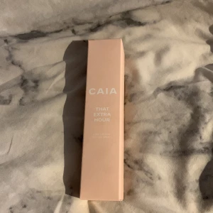 Caia setting spray that extra hour - Säljer min caia setting spray that extra hour som är helt oanvänd!