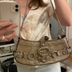 Snygg unik väska❣️ - Säljer denna fina unika väska❣️