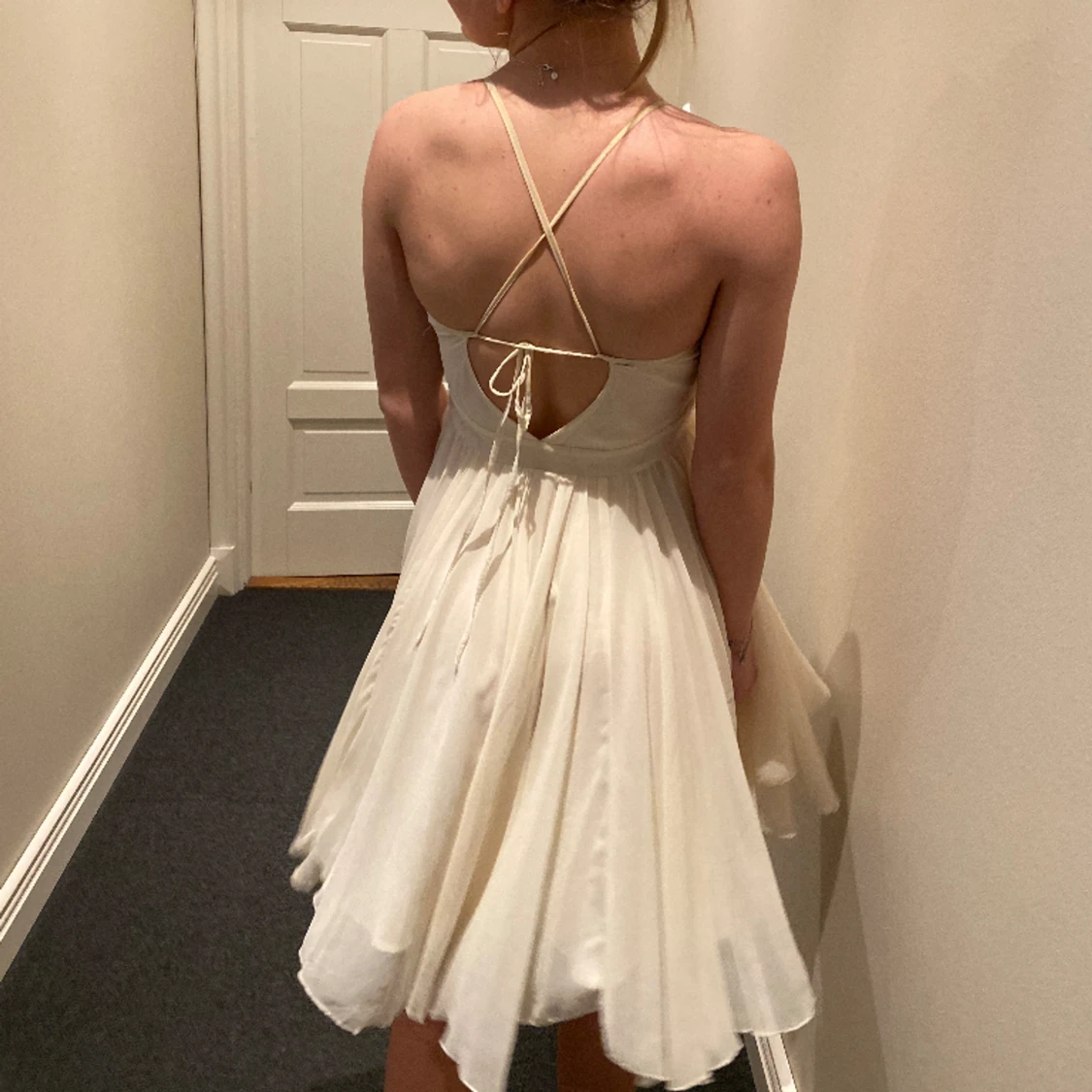 Off white klĂ€nningđ