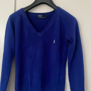 POLO RALPH LAUREN💙🦋 - Så fin blå blus från Ralph Lauren. Marinblå😻😻
