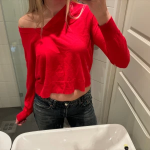 Tröja mango - Så fin röd långärmad från Mango!