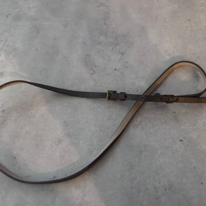 Skärp - Jättesnyggt smalt brunt skärp!!