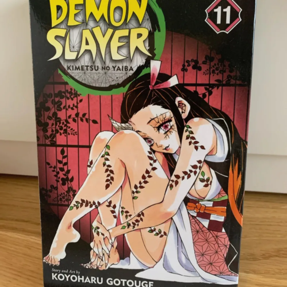 Vol. 11 av animanga serien Demon Slayer på engelska! Helt ny och oanvänd. Priset går att diskutera :). Övrigt.