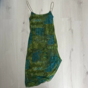 Klänning - Oanvänd & fint skick !