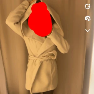 Kappa  - Kappa har bra skick, har havt den c 1 år men inte ävant den mycket. Den är till knän. Hör av dig om mer info.