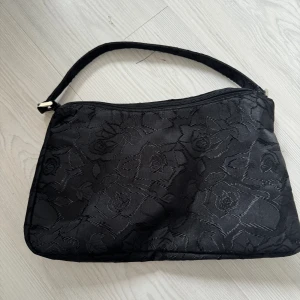 Svart väska - Svart väska köpt, väldigt bra skick