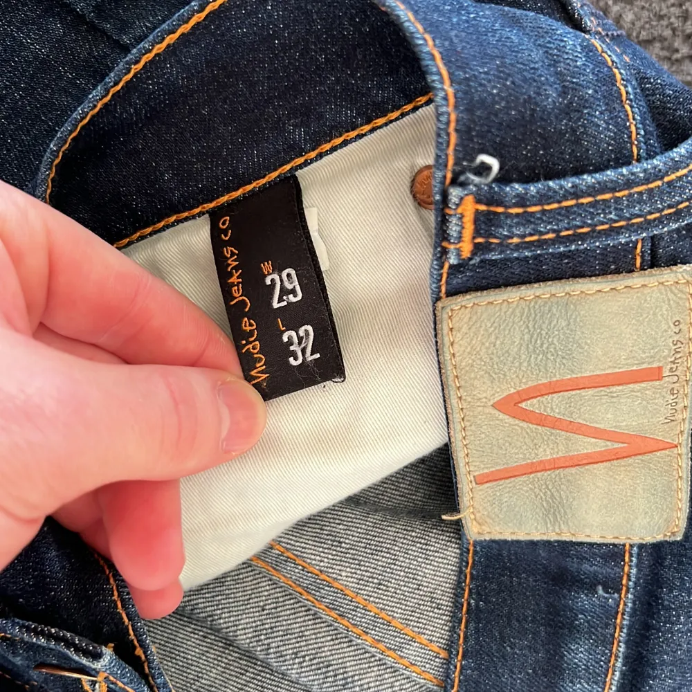 Ett par mycket snygga nudie jeans. Inga defekter.  Vid frågor eller funderingar så tveka inte att höra av er. . Jeans & Byxor.