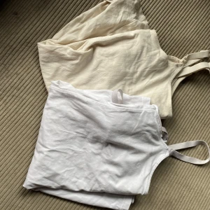 Amningslinnen S - Fint skick! Ett vitt och ett gräddvitt o storlek 36/ Small