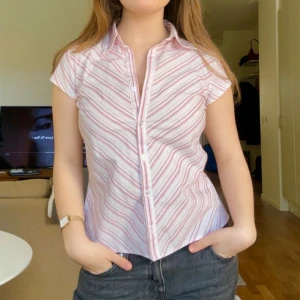 Rosa Skjorta - En jättefin skjorta som tyvärr inte kommer till användning🌸 