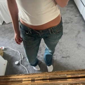 Bootcut jeans - Lånad bild från Vinted då jag köpte de därifrån men det satt inte som jag ville!❤️bootcutjeans från brandy mellvile som är super fina! 