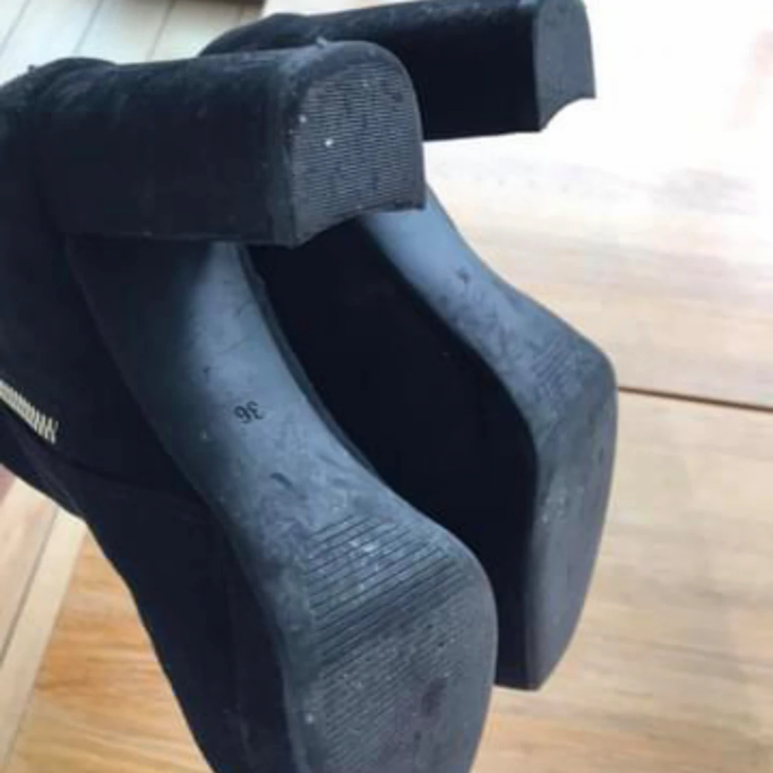 H&M - Str 36 - 75kr - 90