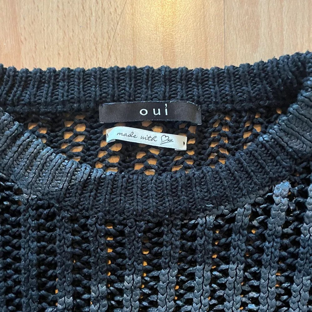 Stickad tröja med mönster från märket Oui 🩷 Köpt från sellpy men har aldrig kommit till användning. Storlek 36. Tröjor & Koftor.