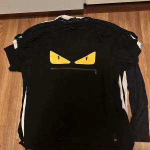 Olika t-shirts - Olika tshirts allt från M-XL Skriv ett dm för pris per och storlek för intresse av någon