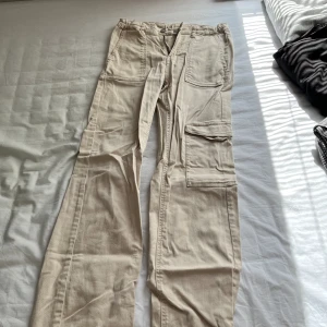 Cargo jeans - Fråga för mer bilder , pris kan diskuteras och du står för frakt original pris 299
