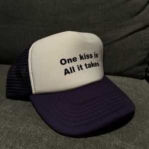 Keps grish - Nya kepsar!  Limiterad upplaga Dua lipa citat  Sommarens kepsar!
