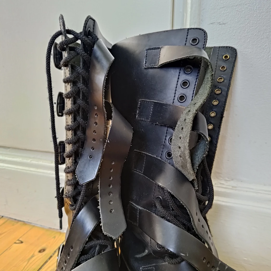 Combat boots från England Underground med spännen och snörning  - 91