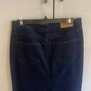 Kjol, mörk denim  