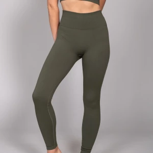 Snygga träningstights från RS Sport - Helt nya med lappar kvar. Militärgröna seamless tights  Kristin High Waist seamless Tights Nypris 899:- 