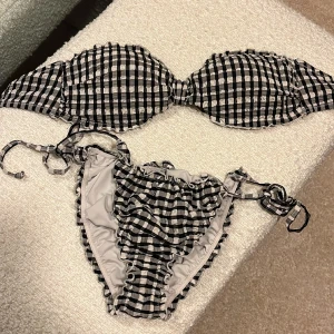 Bikini  - Använd en semster. 