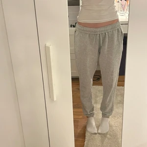 Mjukisbyxor - Mjukisbyxor från stadium märket soc, säljer då den inte kommer till andvändning💘