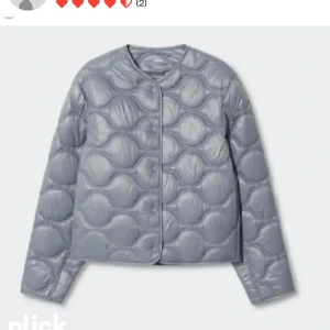 Jacka  - Jätte fin vår jacka från Mango❤️ så fin och i jätte fint skick🩷 kom privat för fler bilder🩷